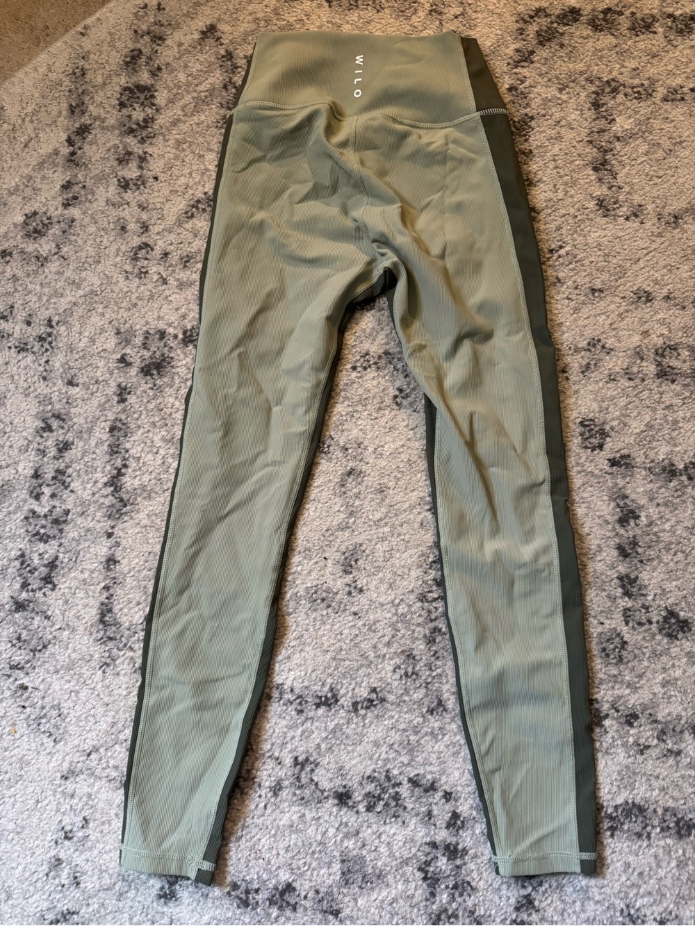 Wilo The Label Two-Tone Olive and Dark Olive High-Waist Leggings - Picture 2 of 5